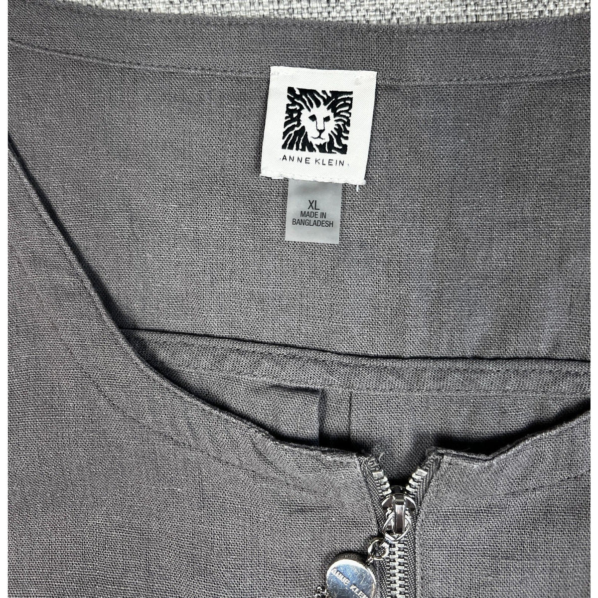 Second Half Supply Co, LLC Anne Klein gray linen blend utility tunic with half-zip front and scoop neckline